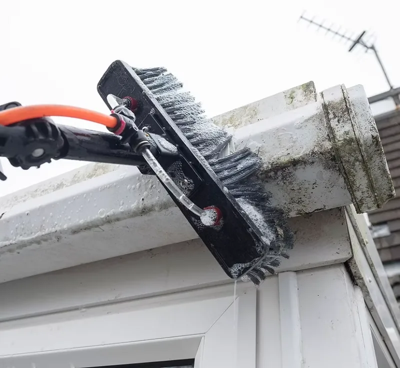 Water-fed pole cleaning fascia and gutter exterior